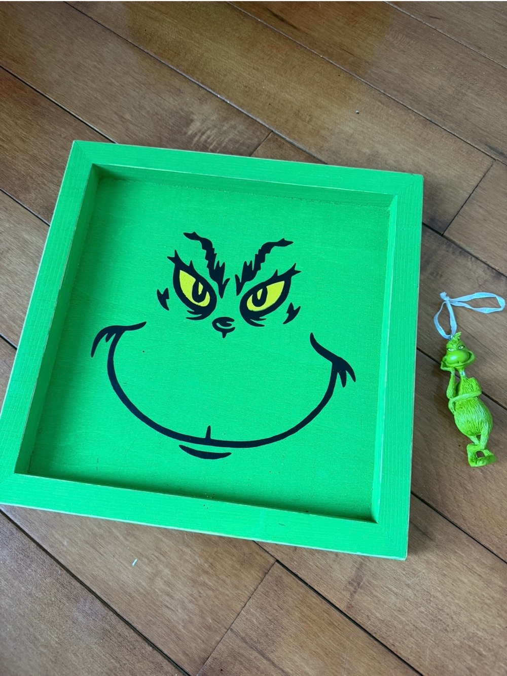 Brand new Grinch Decor lot